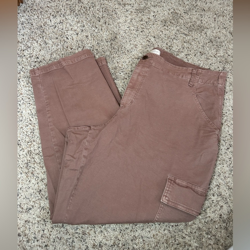 Universal Thread Women’s Casual Tan Pants